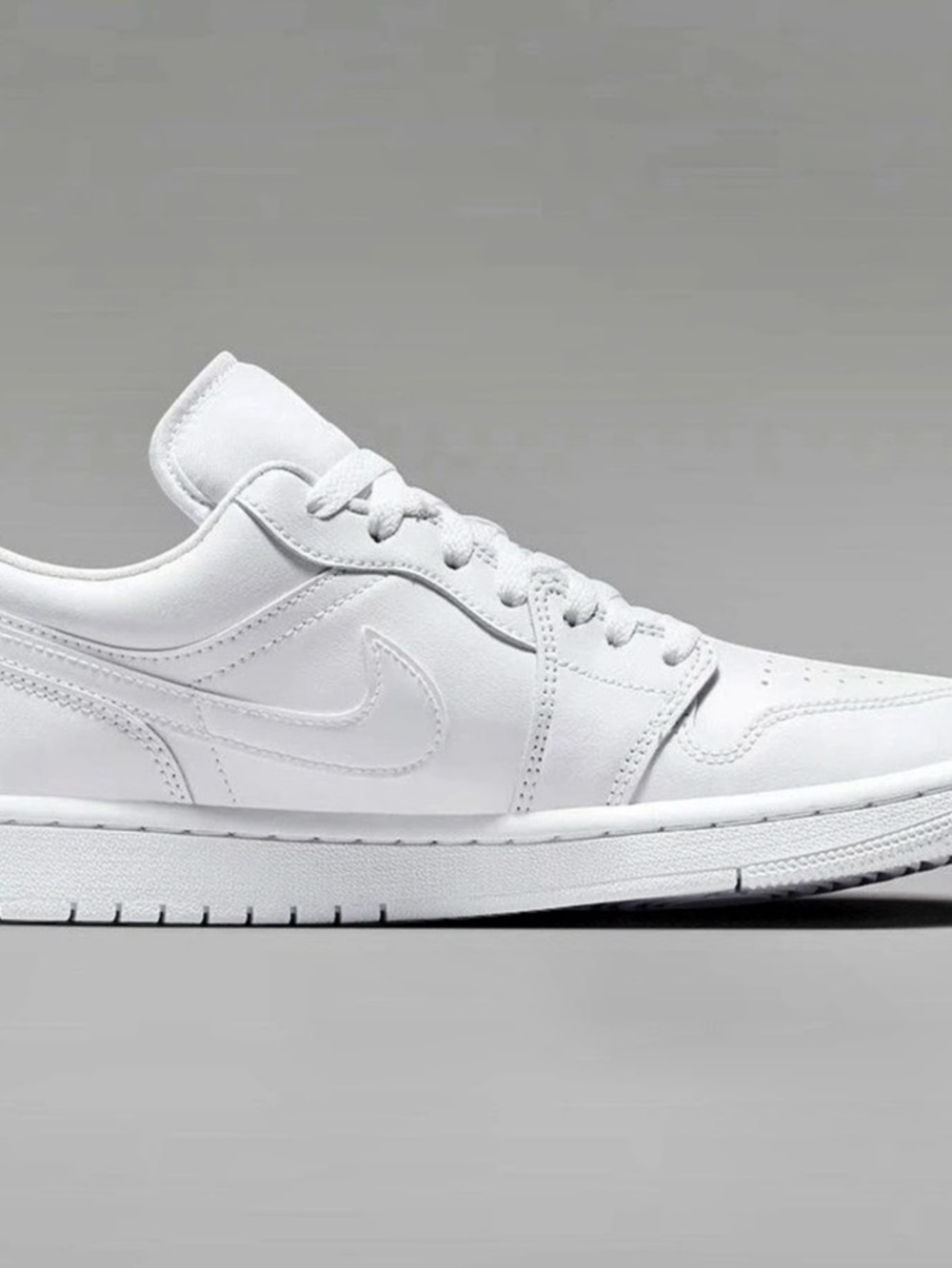 Nike Air Jordan 1 Low Sneakers in White 7.5